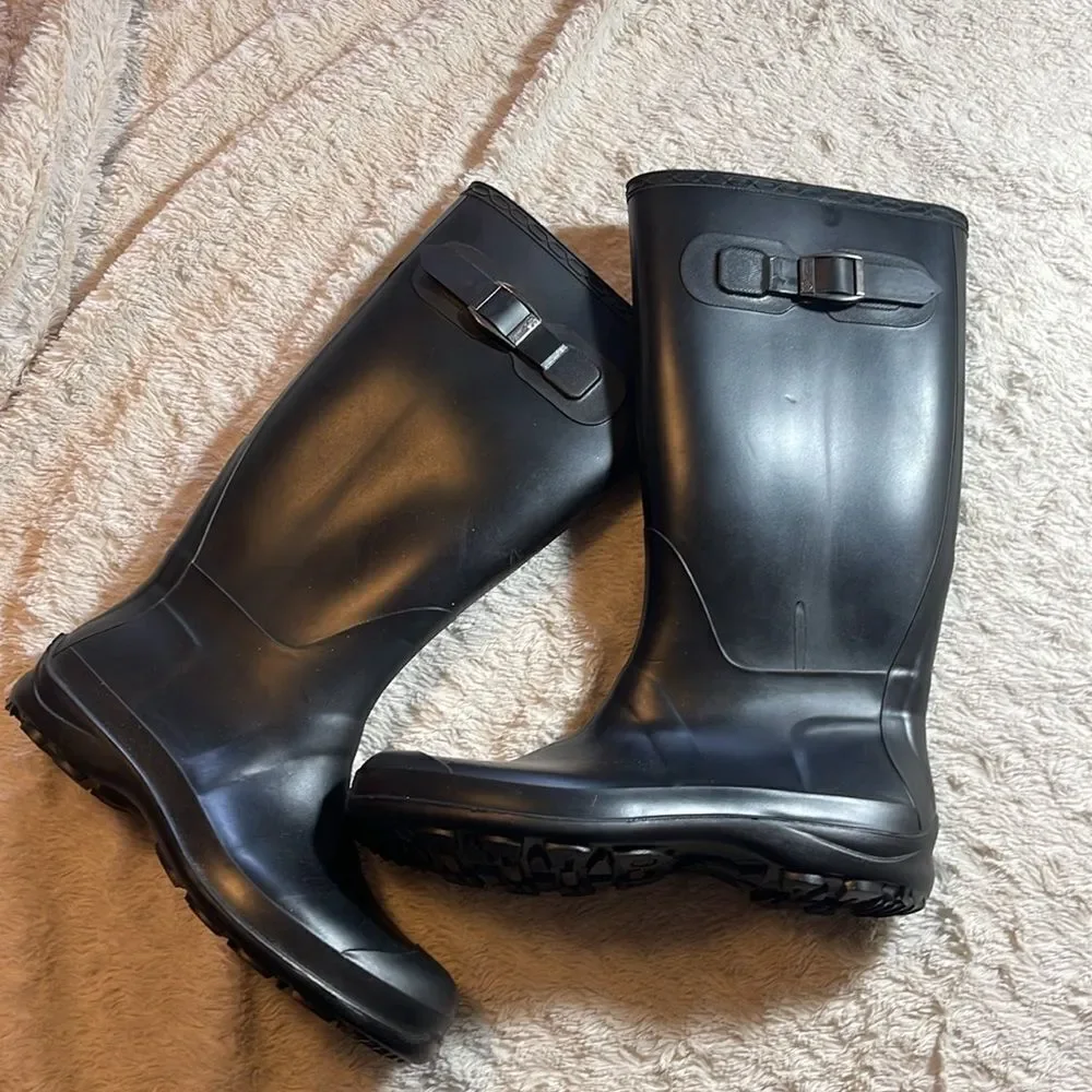 Men’s midcalf kamik rain boots size 6
